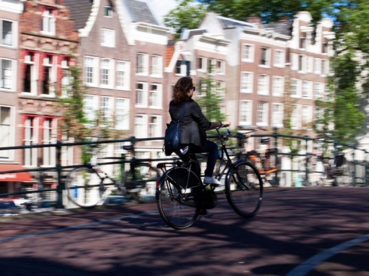solar bike lane, solar road, solar roadway, solar pavement, solar paving, solar power, solar power generation, renewable energy, green power, clean power, sustainable power, the netherlands, amsterdam, european solar energy, new renewable energy technology, clean energy technology, bike lane, solar bike, bike path